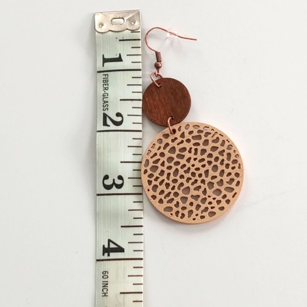 NWOT Elegant Brown and Tan Wood Dangle Earrings, Faux Gold Hooks Costume Jewelry - Picture 2 of 3